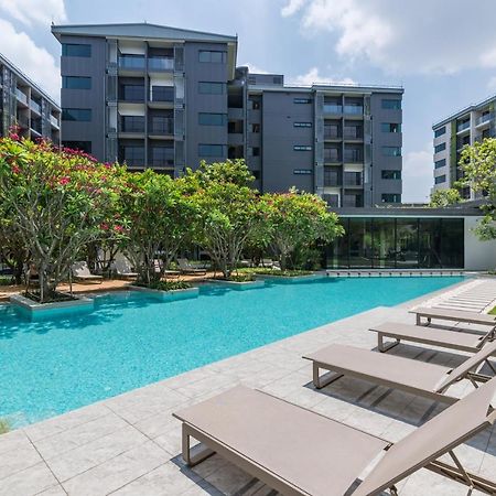 Appartamento Blossom Sathorn By Plearn Bangkok Esterno foto