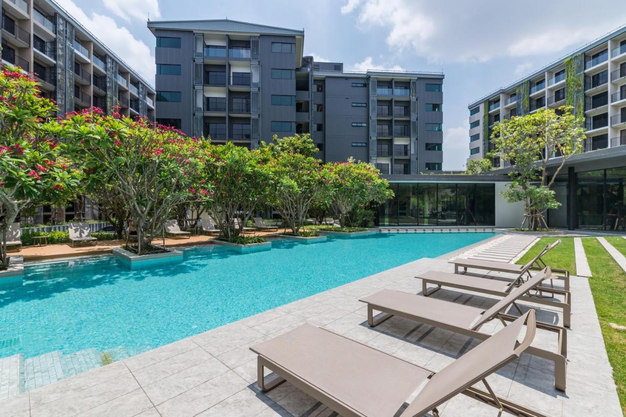 Appartamento Blossom Sathorn By Plearn Bangkok Esterno foto