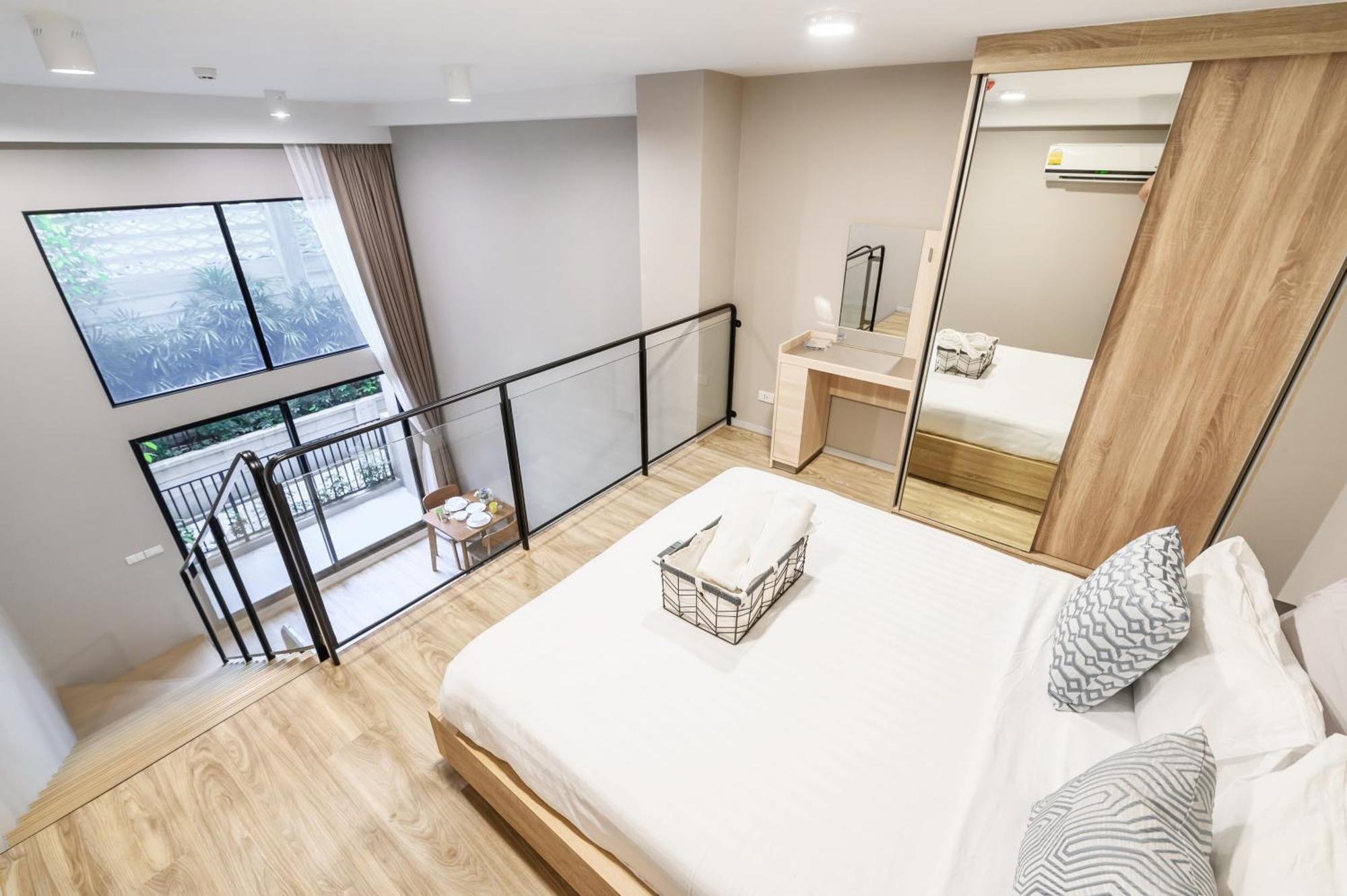 Appartamento Blossom Sathorn By Plearn Bangkok Camera foto